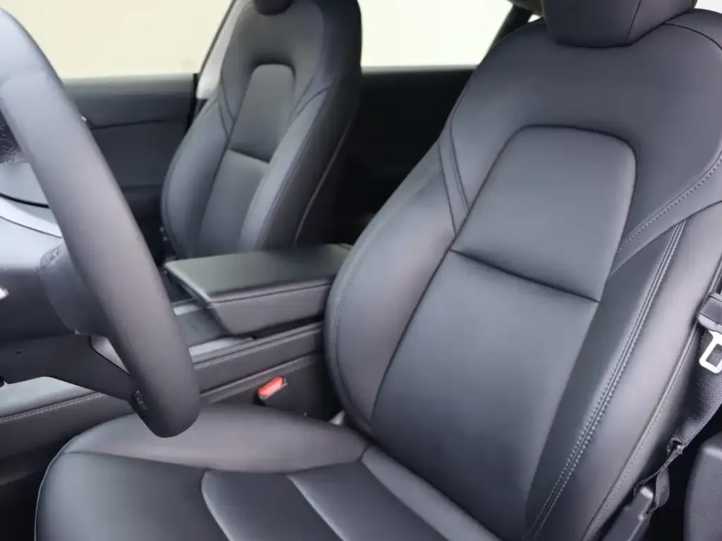 Tesla Model 3 — фото 2