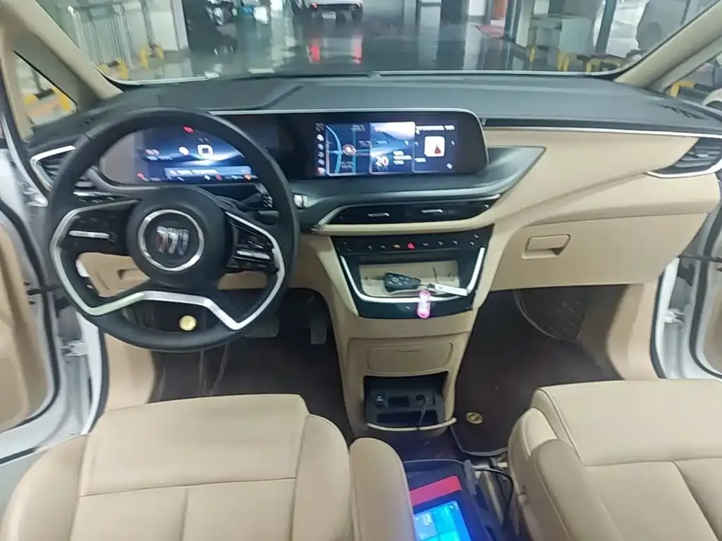 Buick GL8 Hybrid — фото 10