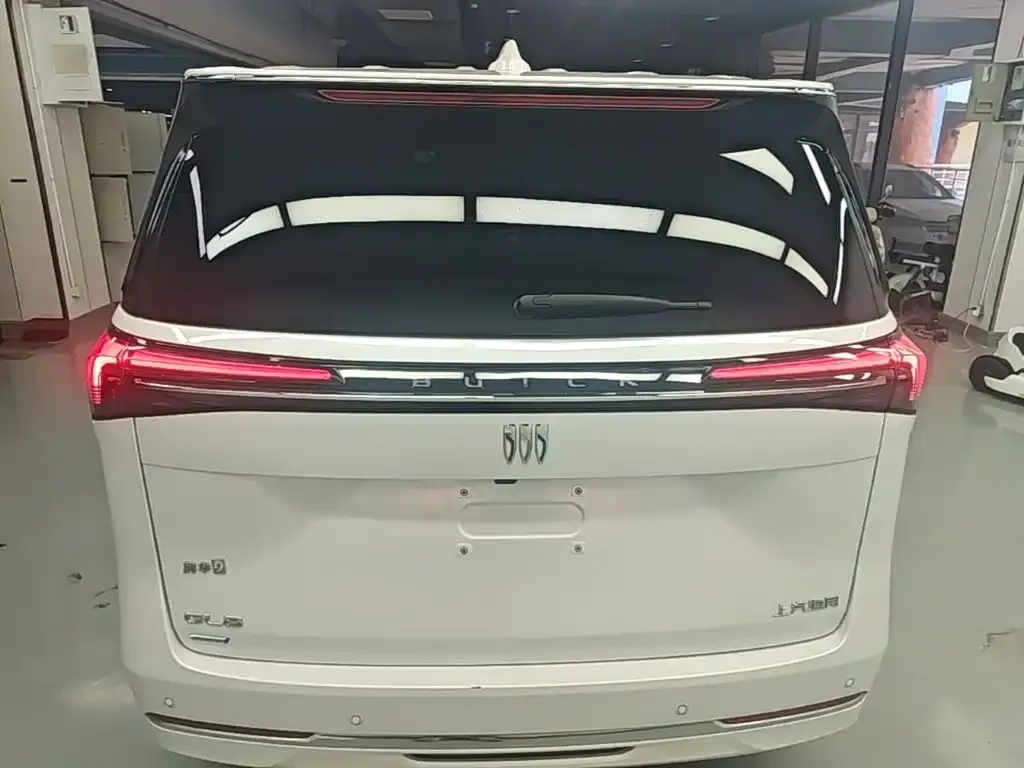 Buick GL8 Hybrid — фото 7
