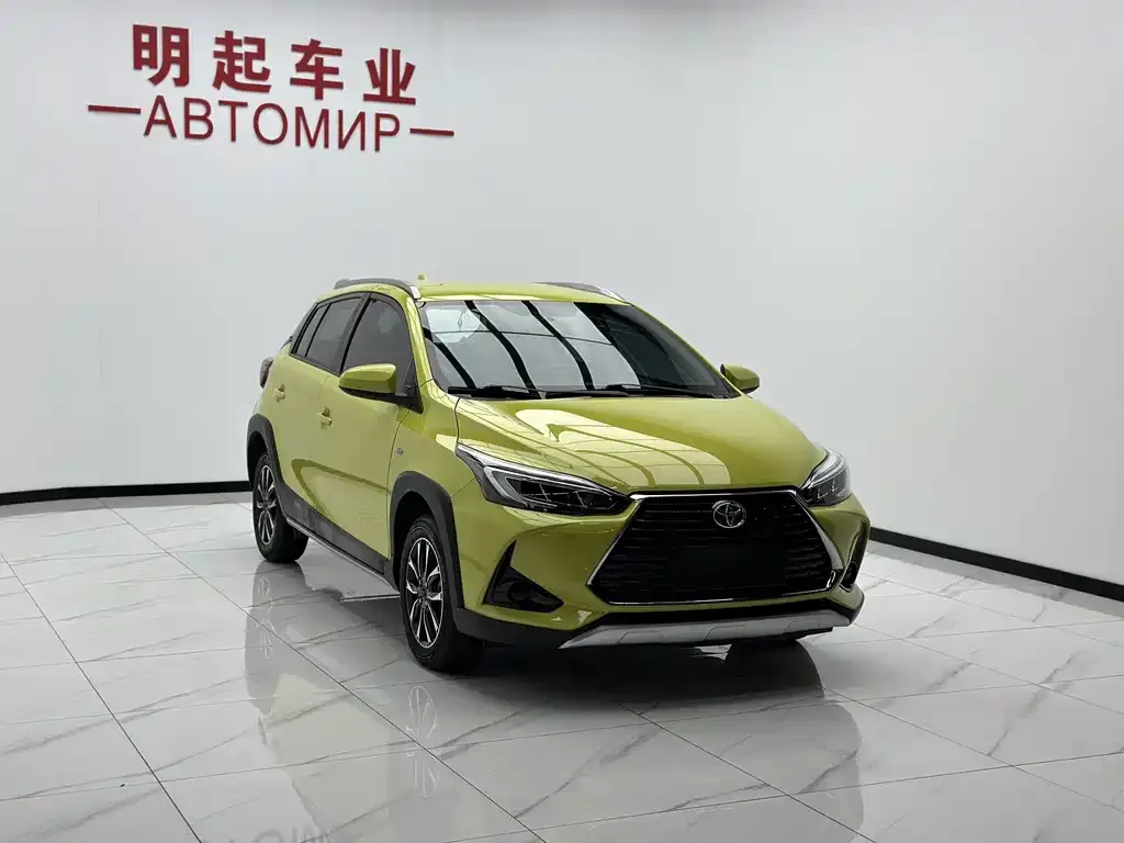 Toyota Yaris L — фото 7