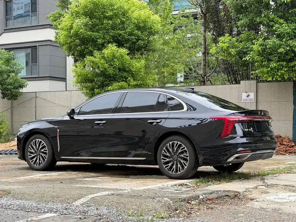 Hongqi H5 — фото 10