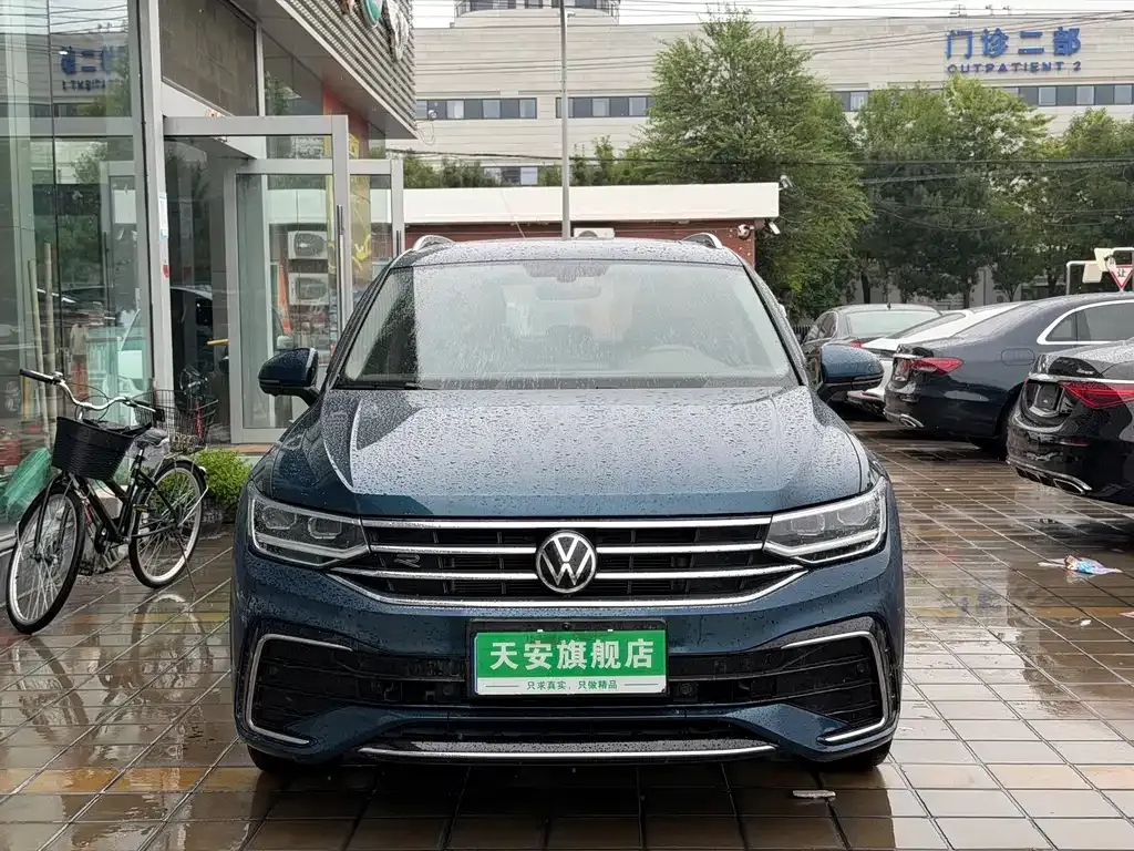 Volkswagen Tiguan L — фото 7