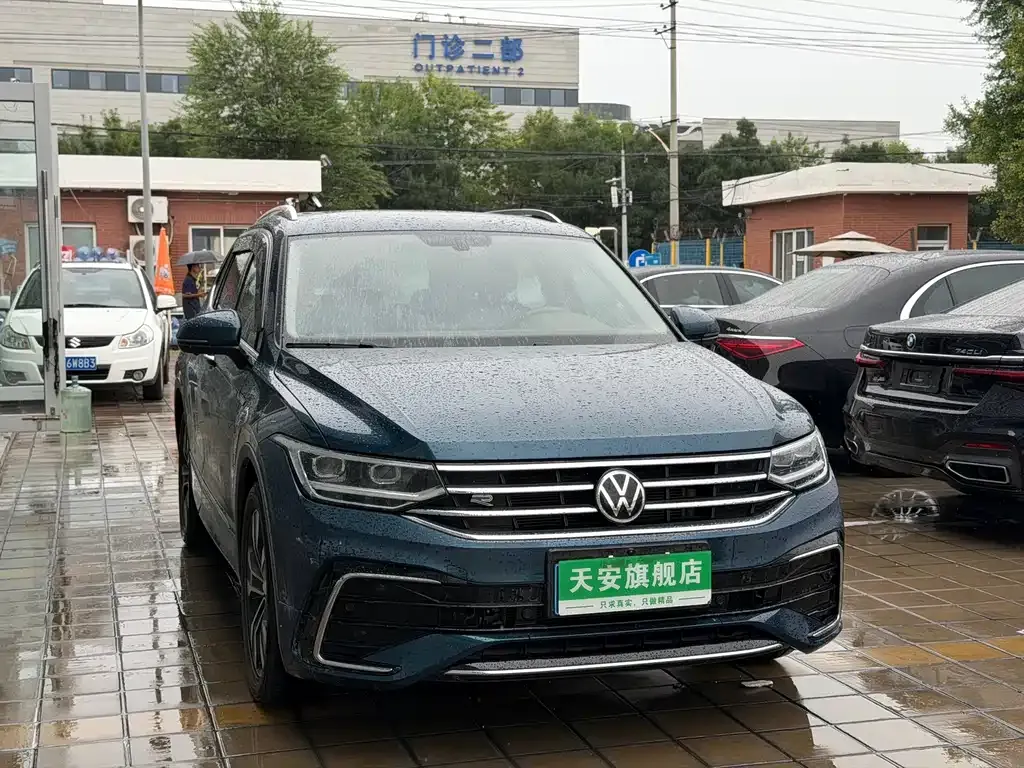 Volkswagen Tiguan L — фото 3