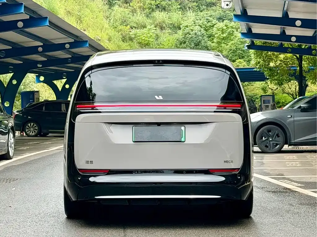 Li Auto MEGA — фото 2