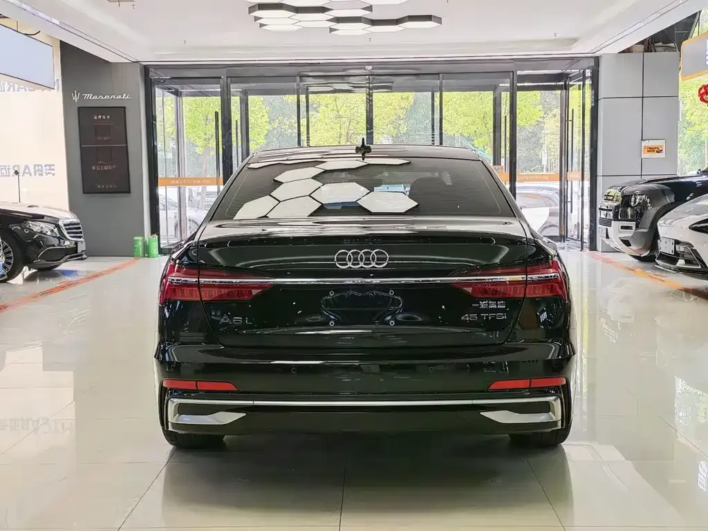 Audi A6L — фото 2
