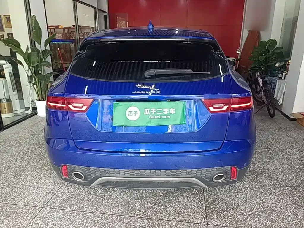 Jaguar E-PACE — фото 10