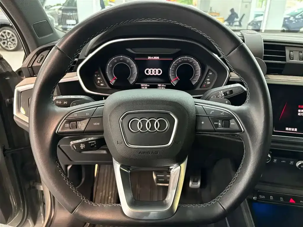 Audi Q3 — фото 4