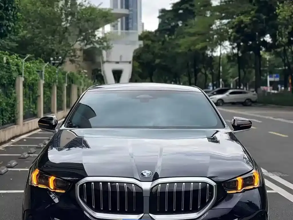 BMW 5 Series — фото 3