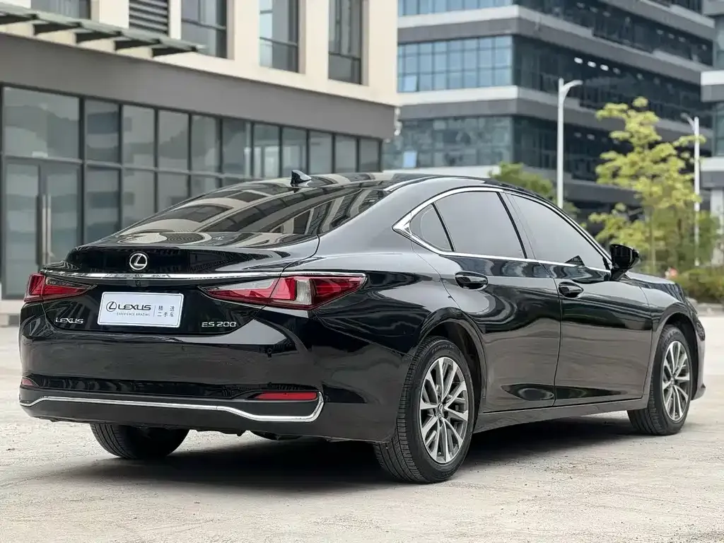 Lexus ES — фото 5