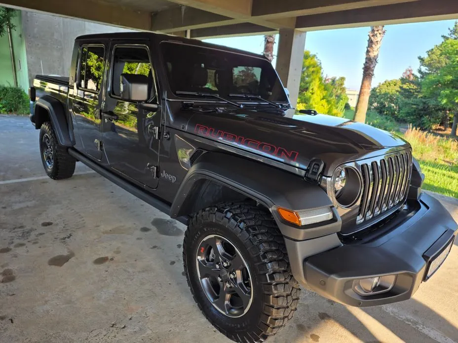 Jeep Gladiator — фото 1