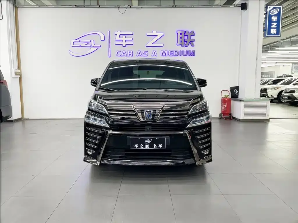 Toyota Vellfire — фото 9