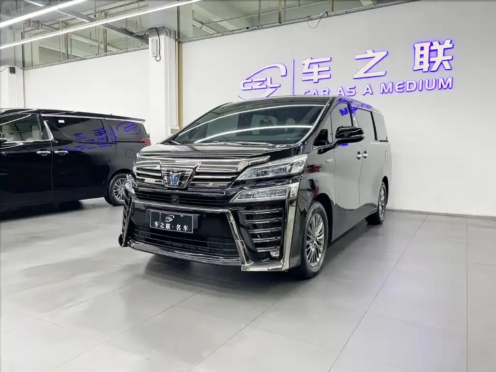 Toyota Vellfire — фото 2