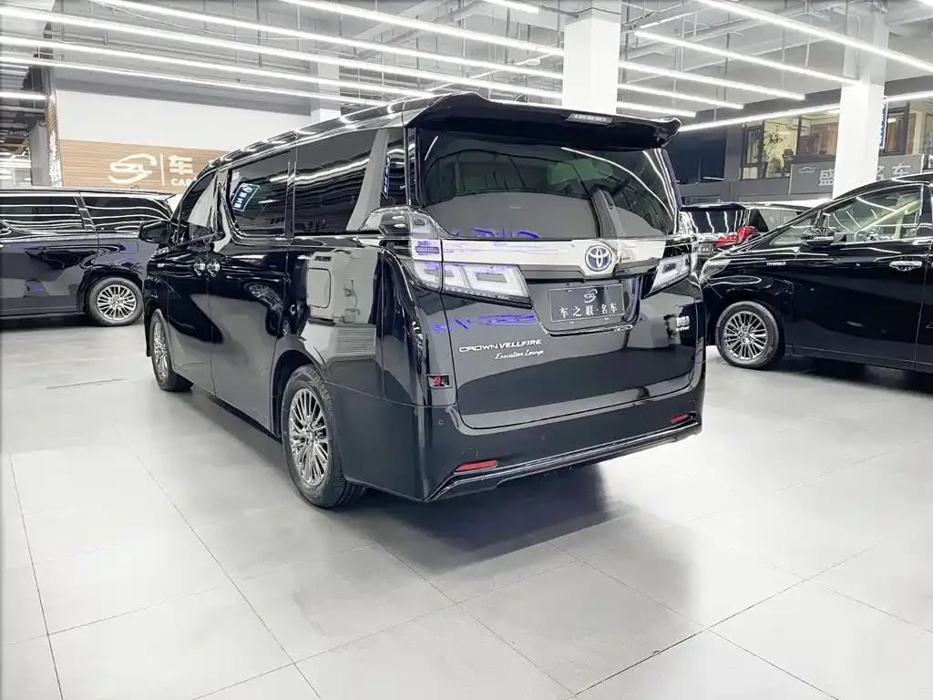 Toyota Vellfire — фото 3