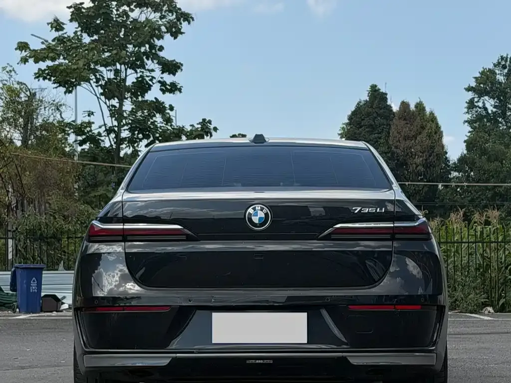BMW 7 Series — фото 10