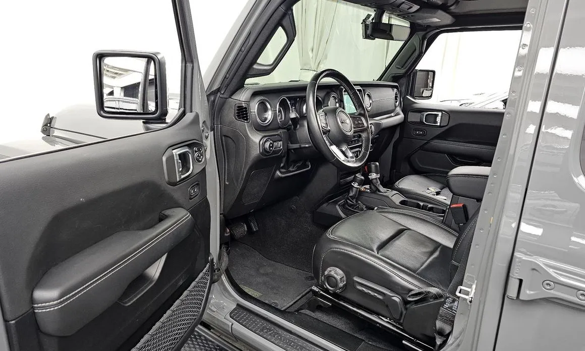 Jeep Wrangler — фото 7
