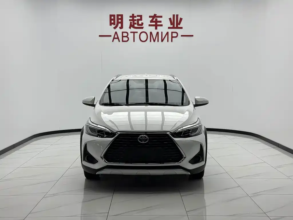 Toyota Yaris L — фото 7