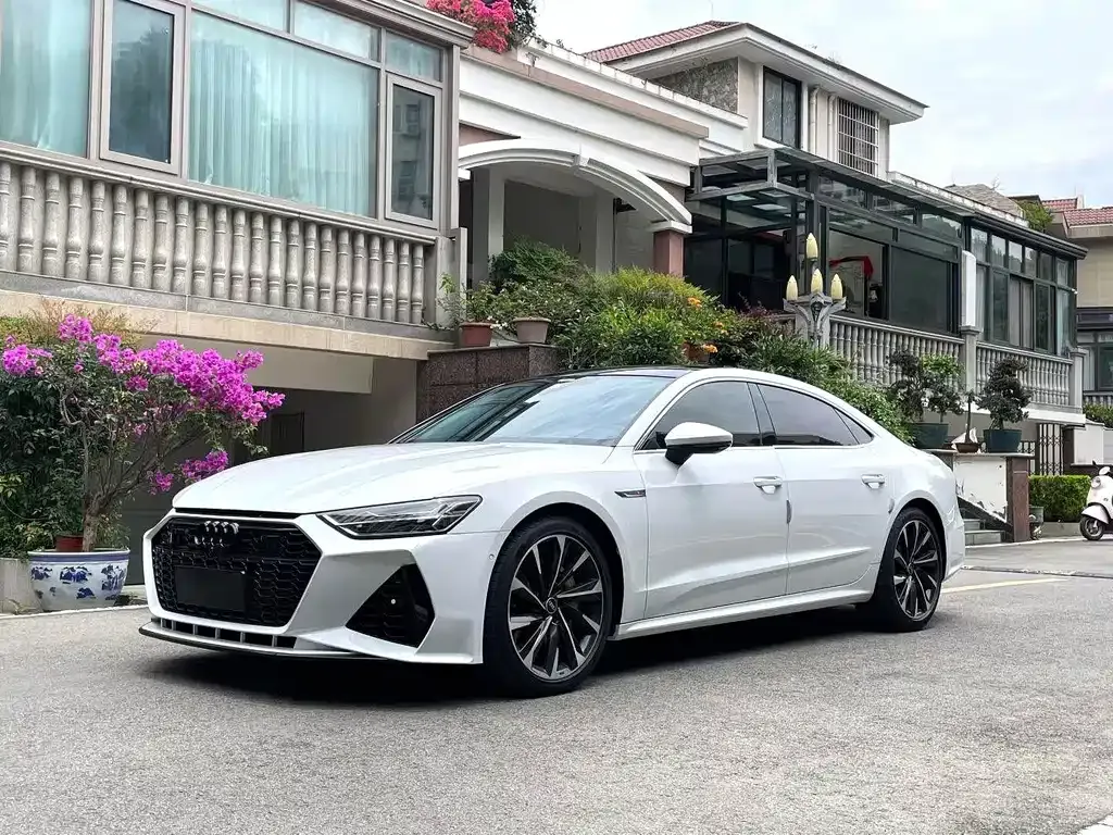 Audi A7L — фото 1