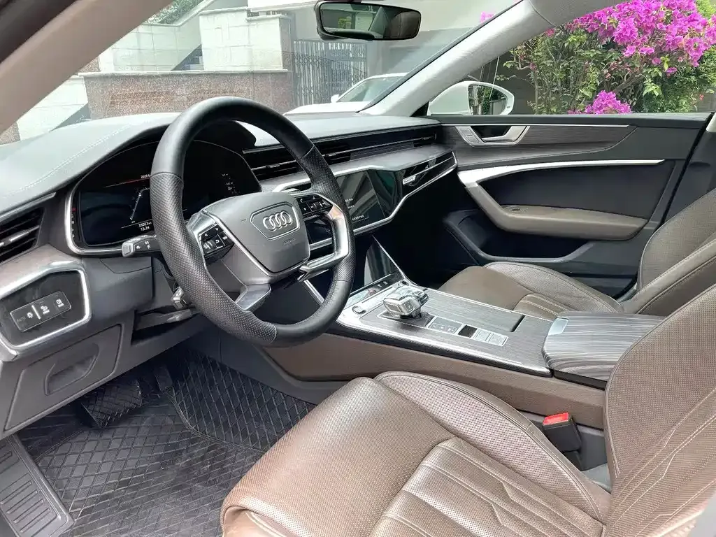 Audi A7L — фото 5