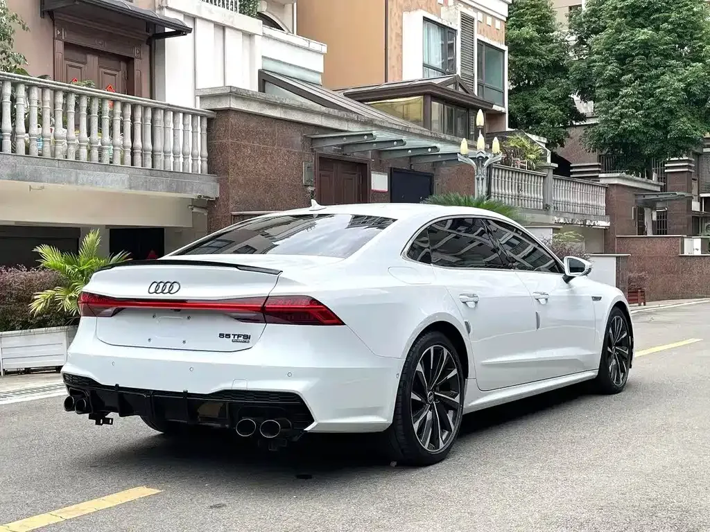 Audi A7L — фото 9