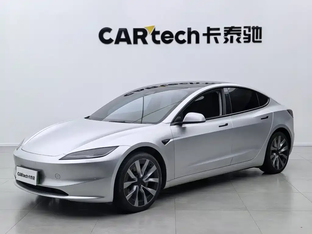 Tesla Model 3 — фото 1