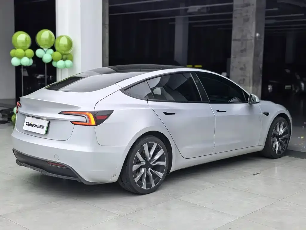 Tesla Model 3 — фото 6