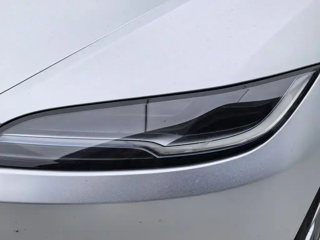 Tesla Model 3 — фото 4