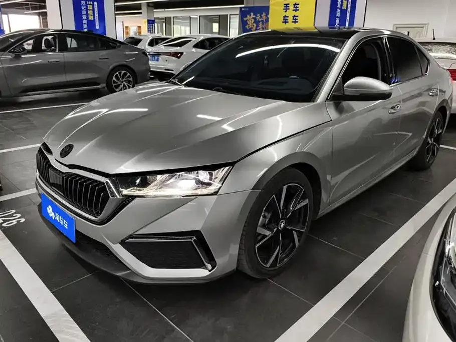 Skoda Octavia — фото 1