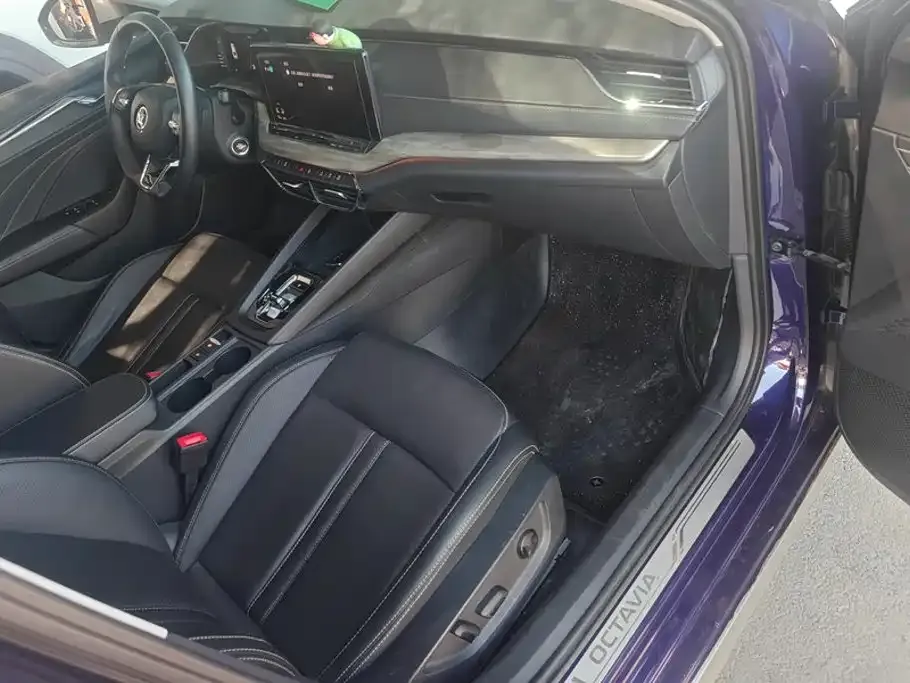 Skoda Octavia — фото 8