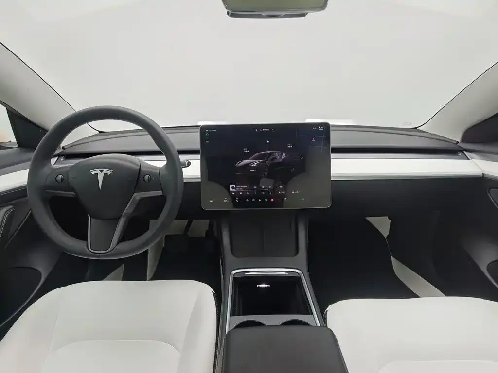 Tesla Model 3 — фото 5