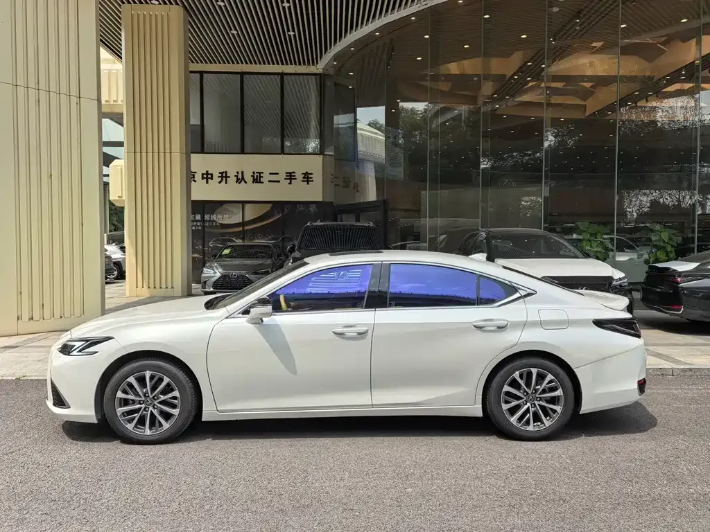 Lexus ES — фото 6