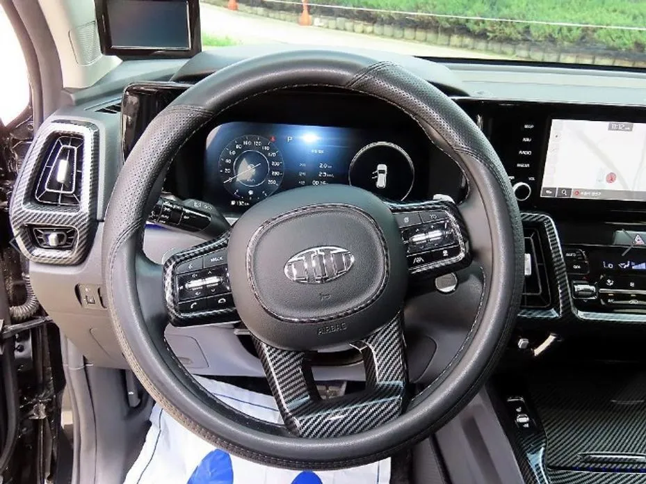 Kia Sorento — фото 8