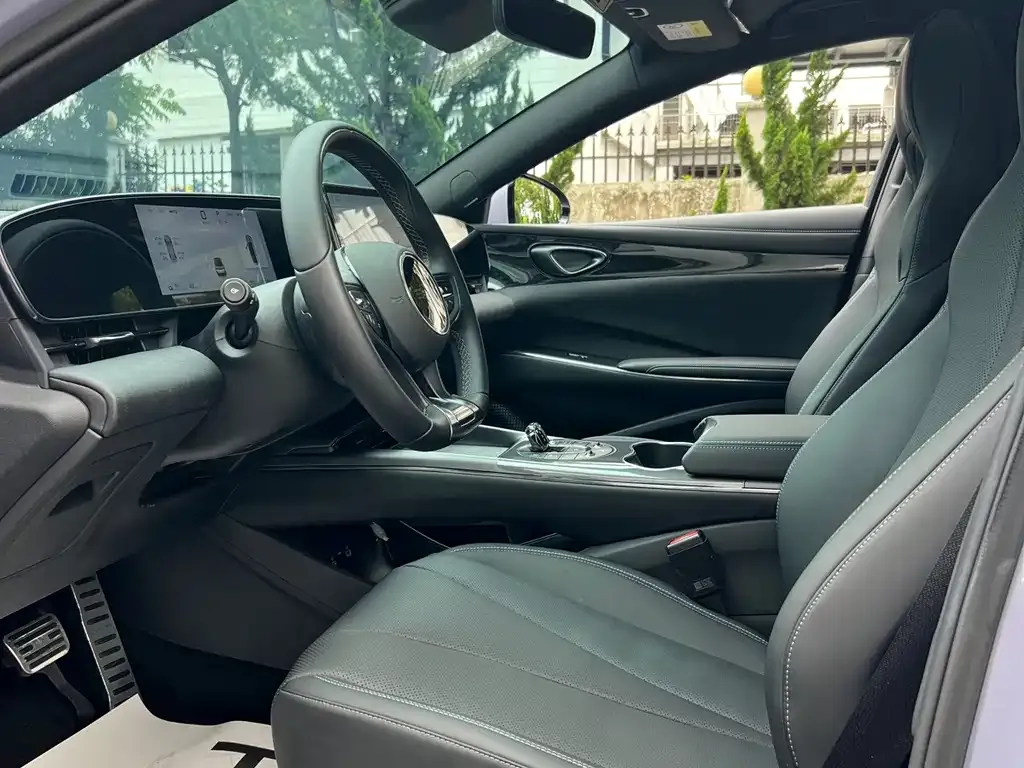 BYD Seal — фото 4