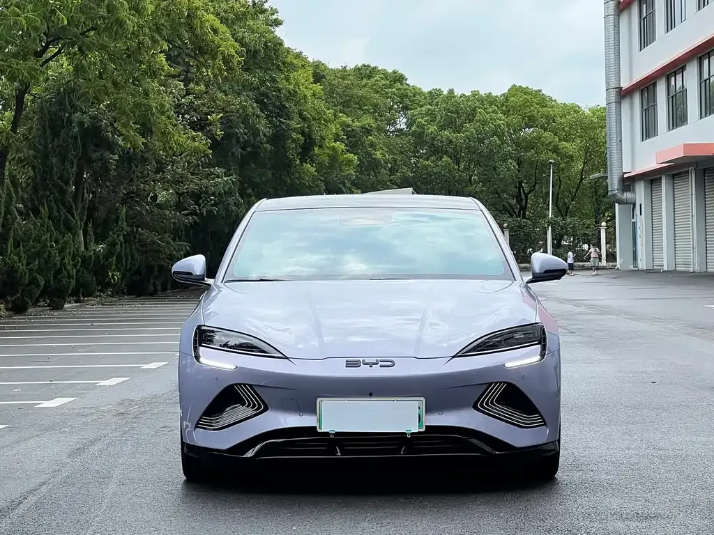 BYD Seal — фото 2