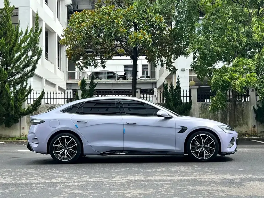 BYD Seal — фото 10