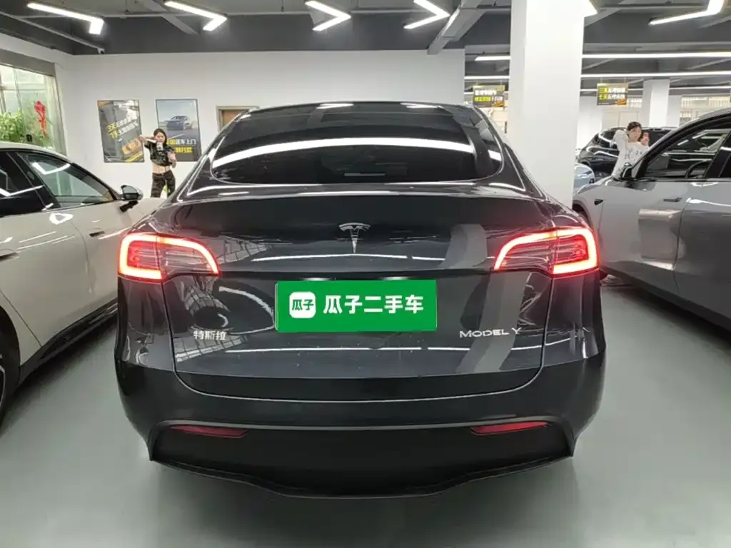 Tesla Model Y — фото 4