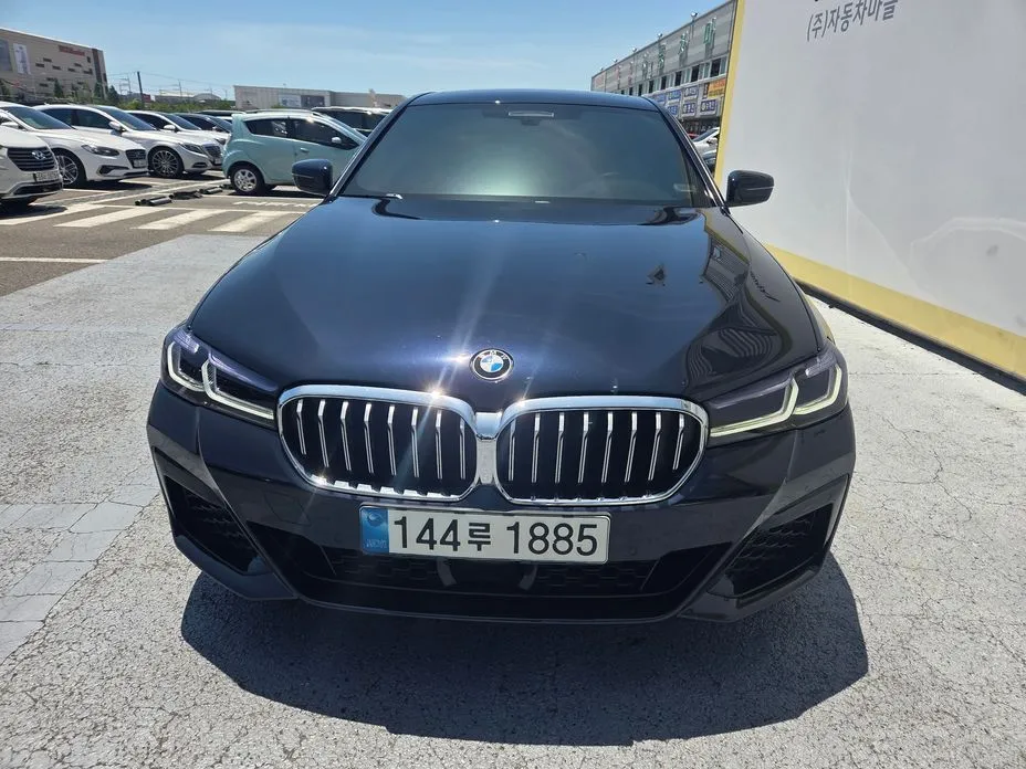 BMW 5-Series — фото 1