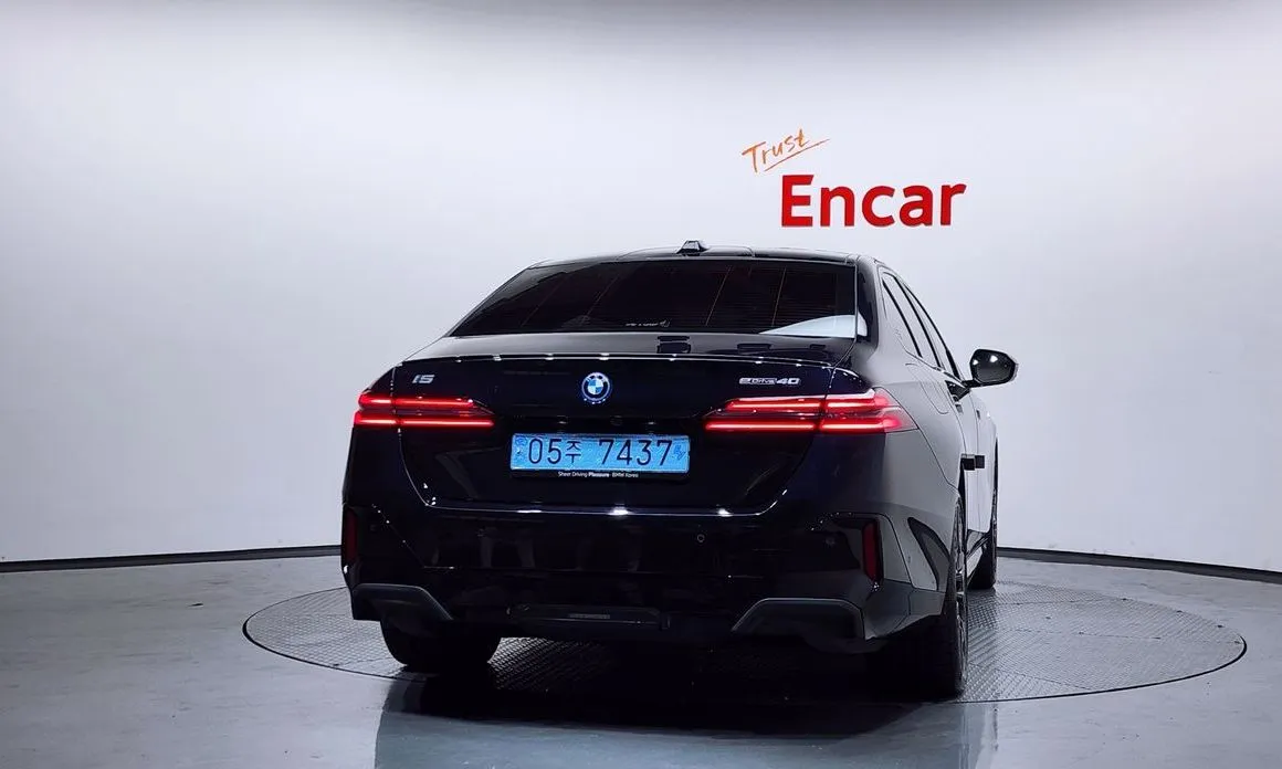BMW i5 — фото 2