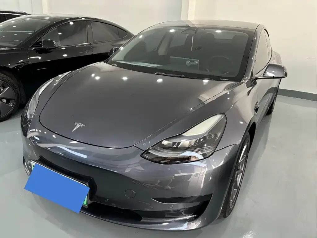 Tesla Model 3 — фото 1