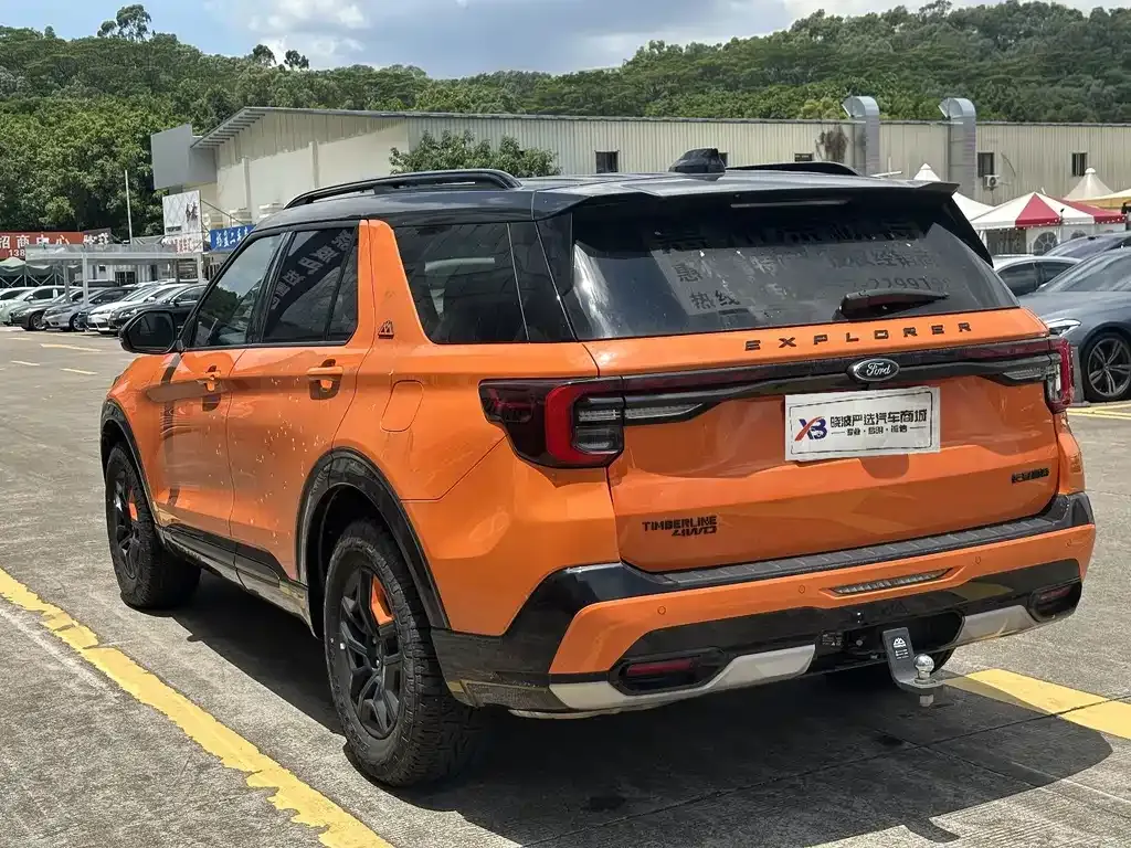 Ford Explorer — фото 8