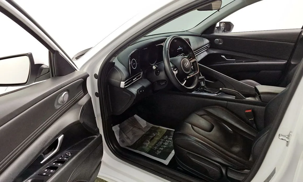 Hyundai AVANTE — фото 4