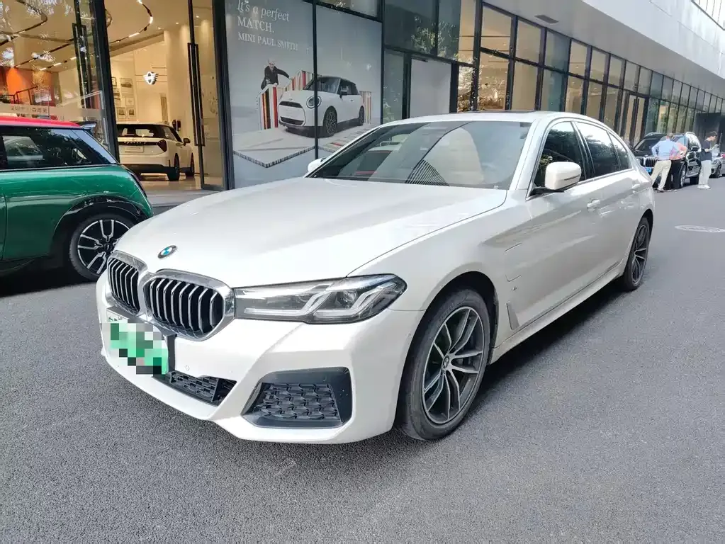 BMW 5 Series New Energy — фото 1