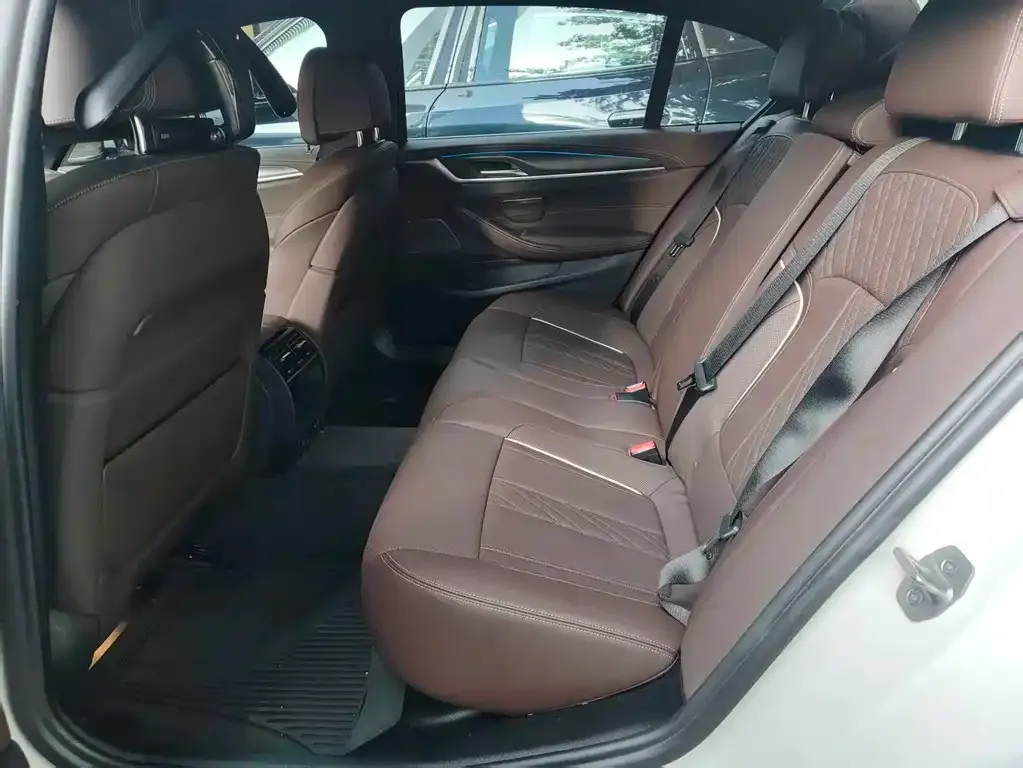 BMW 5 Series New Energy — фото 4