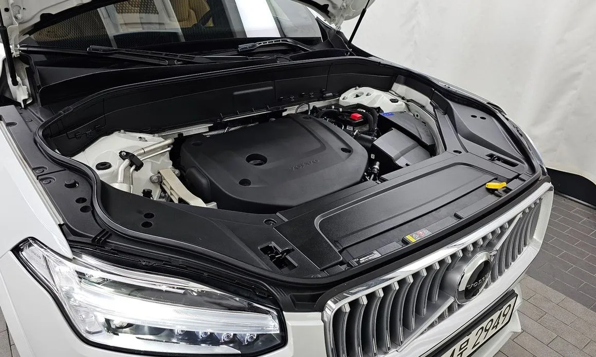Volvo XC90 — фото 10