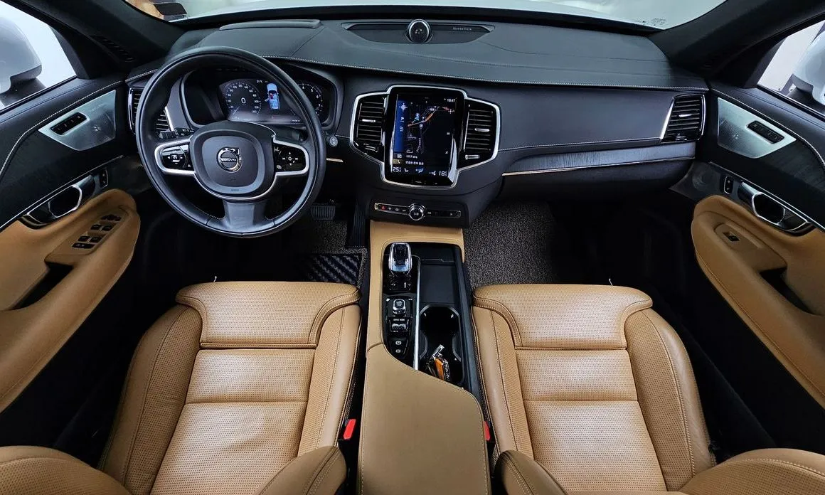 Volvo XC90 — фото 9