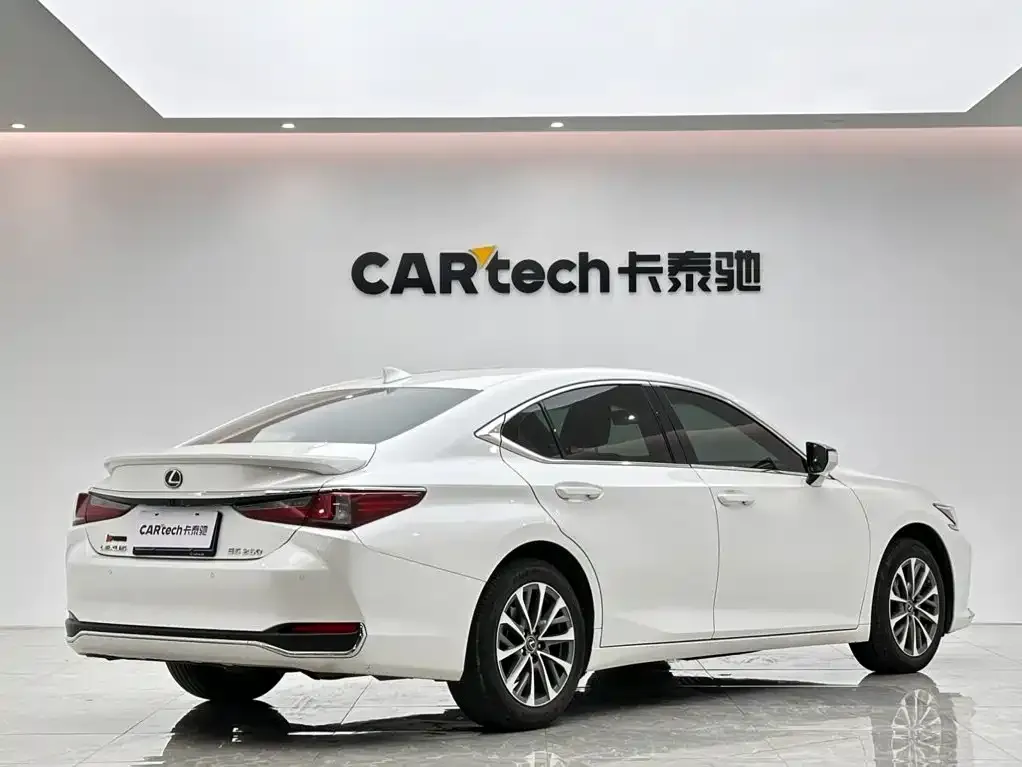 Lexus ES — фото 3