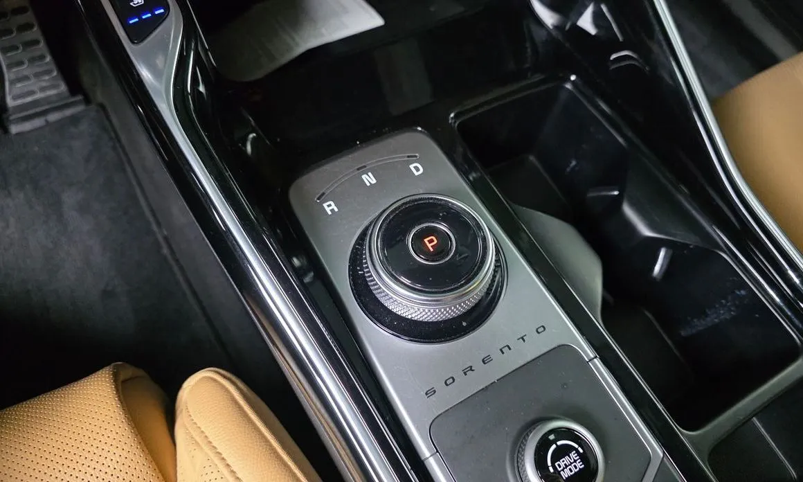 Kia Sorento — фото 7