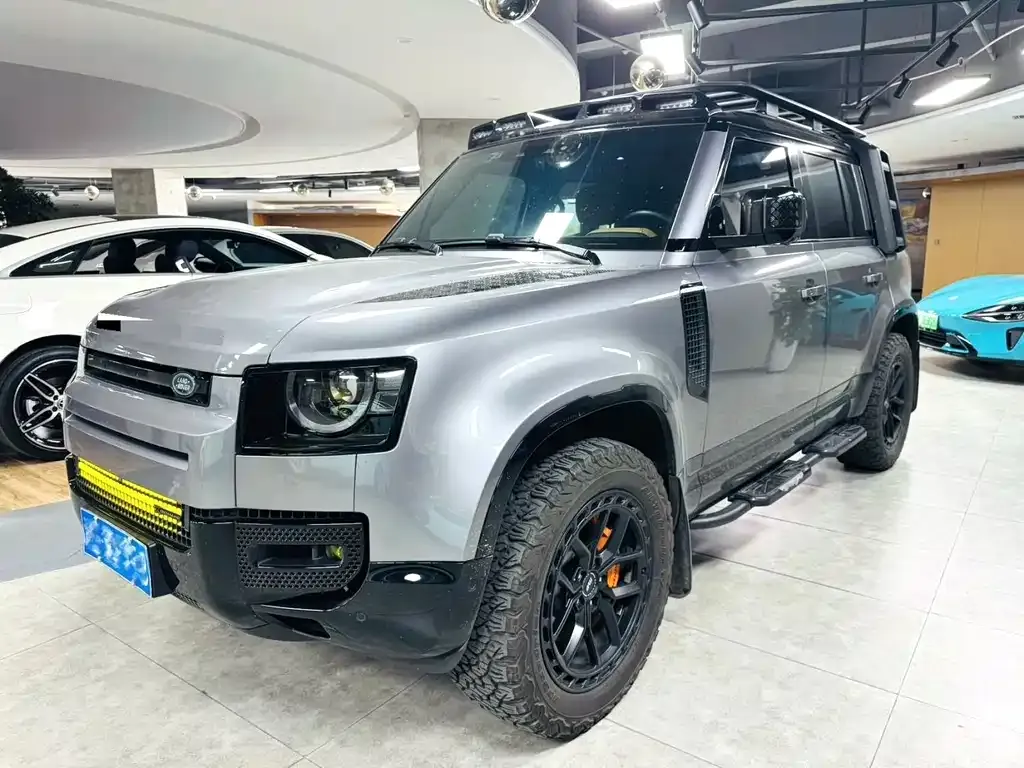 Land Rover Defender — фото 1
