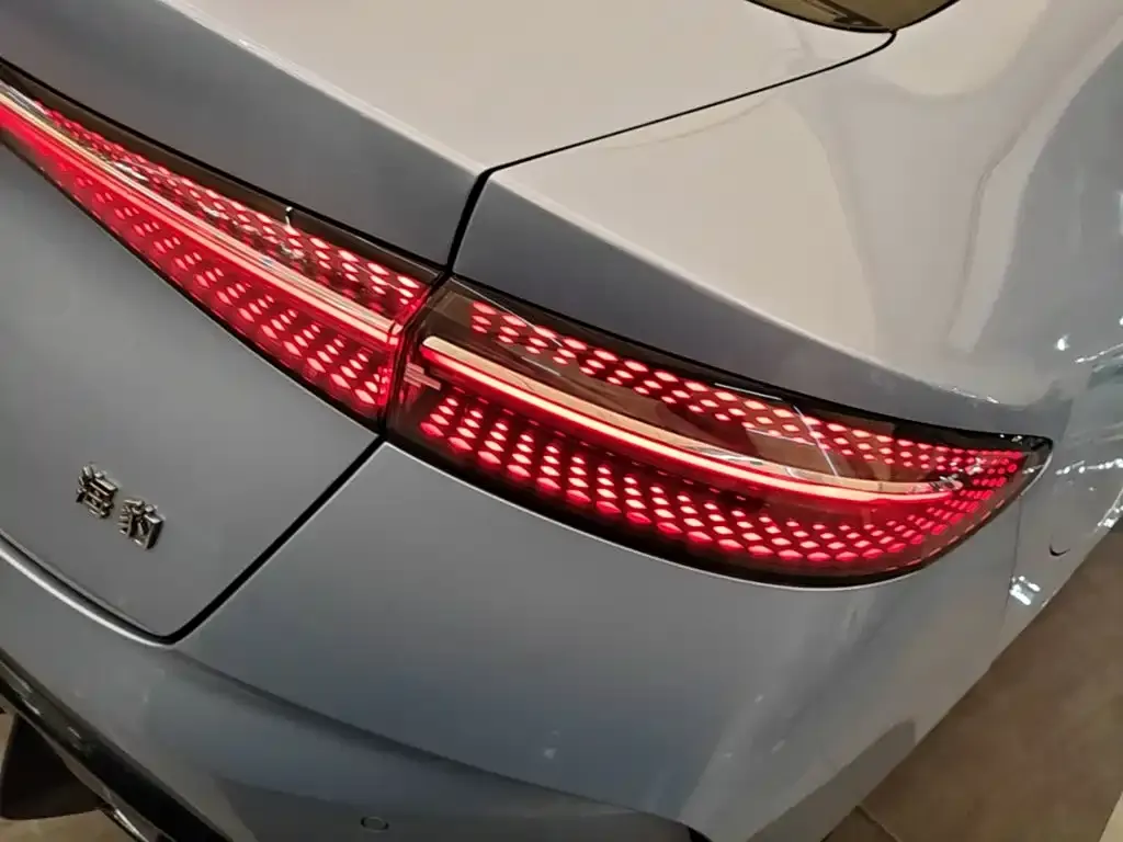 BYD Seal — фото 3