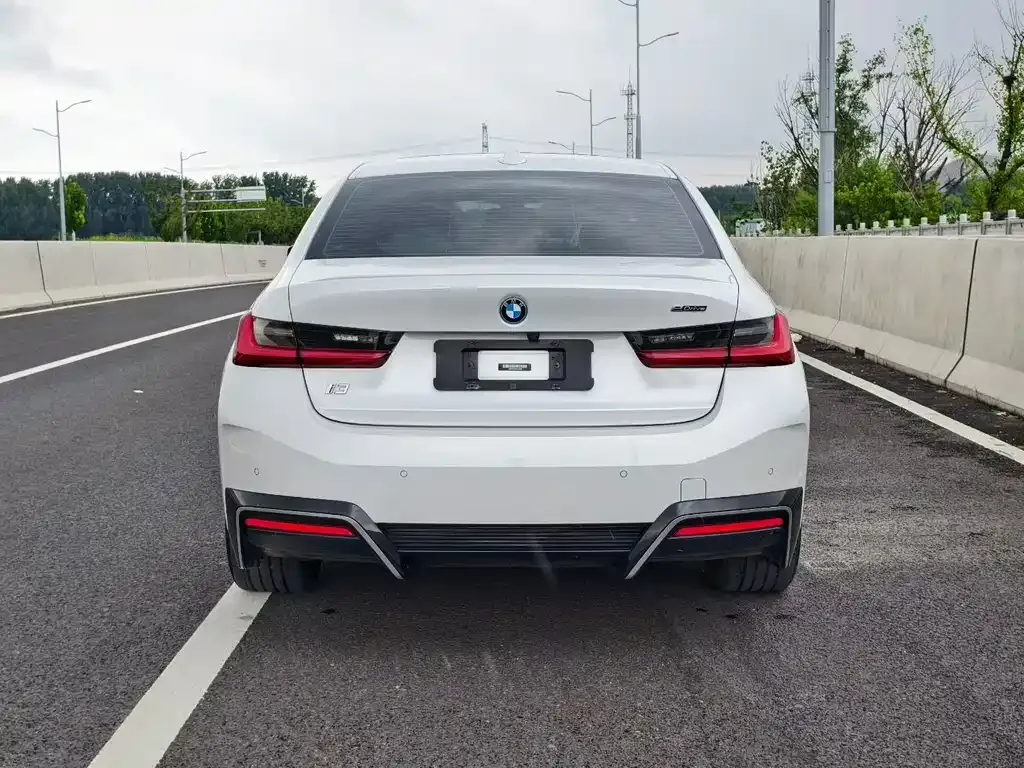 BMW i3 — фото 8
