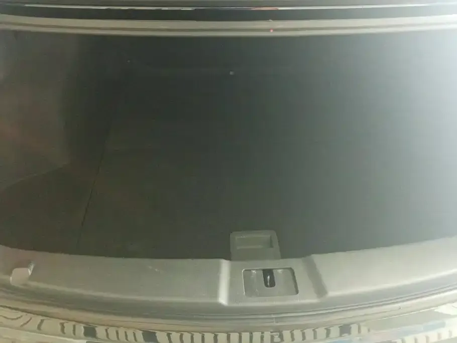 Hongqi E-QM5 — фото 2